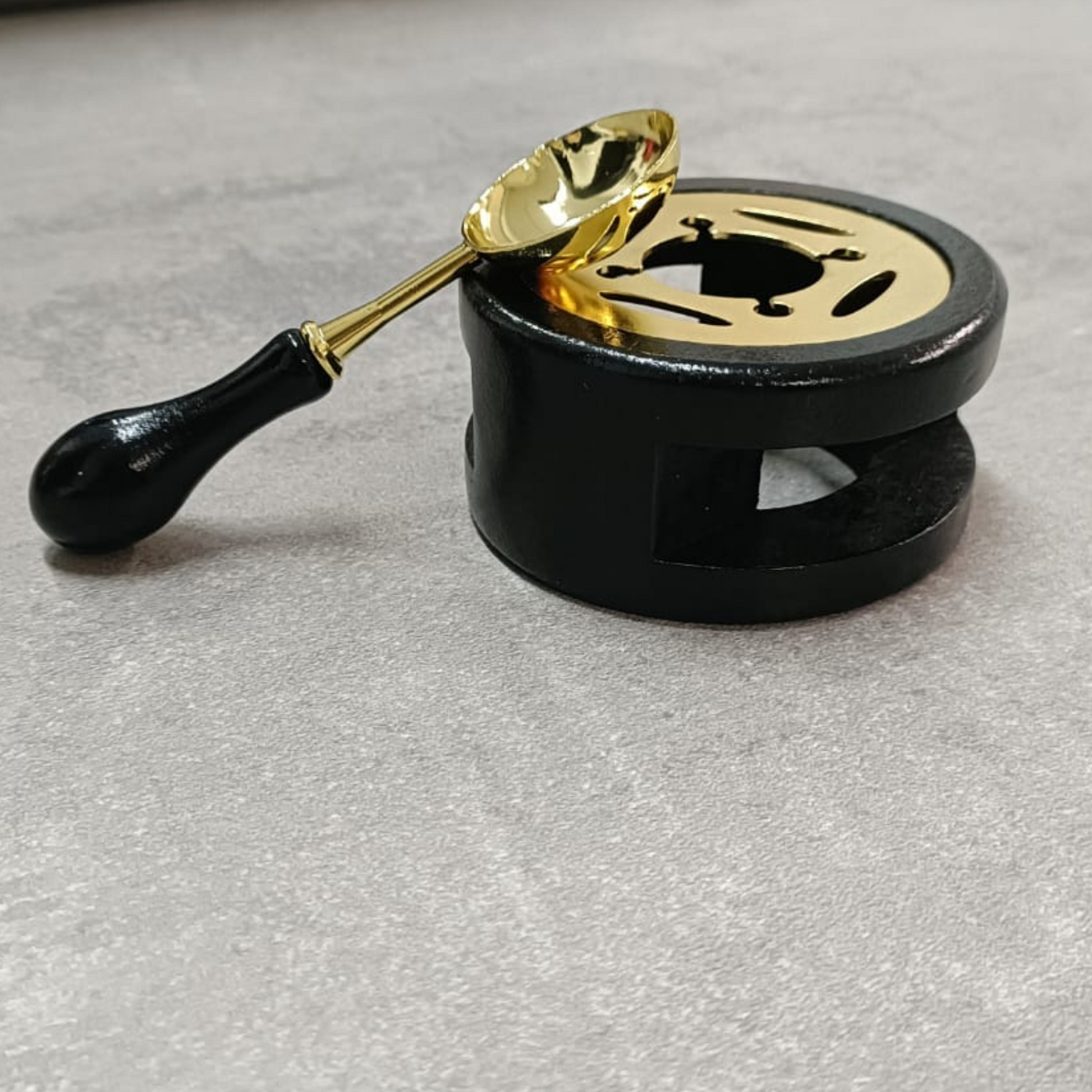fondi-cera-nero