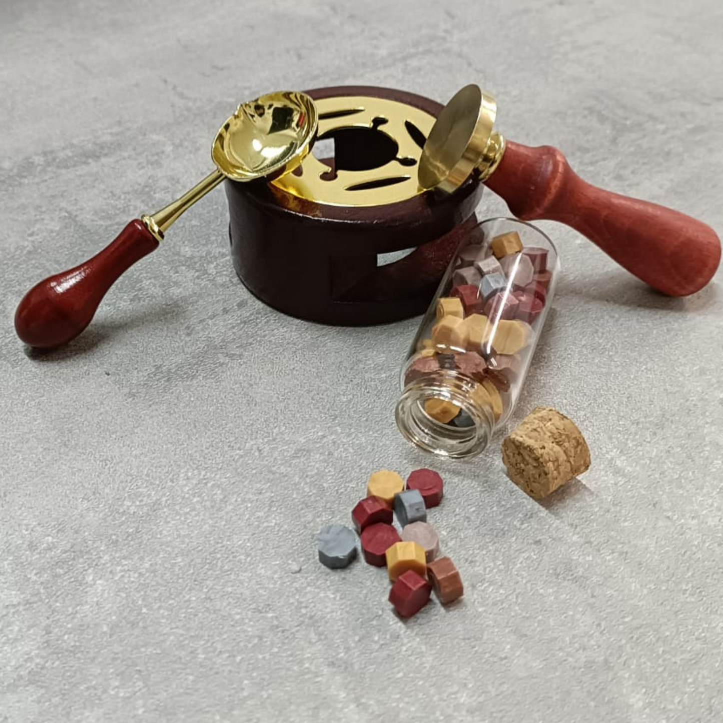 set-per-sigillo-ceralacca-con-fondi-cera-incluso-marrone-chiaro