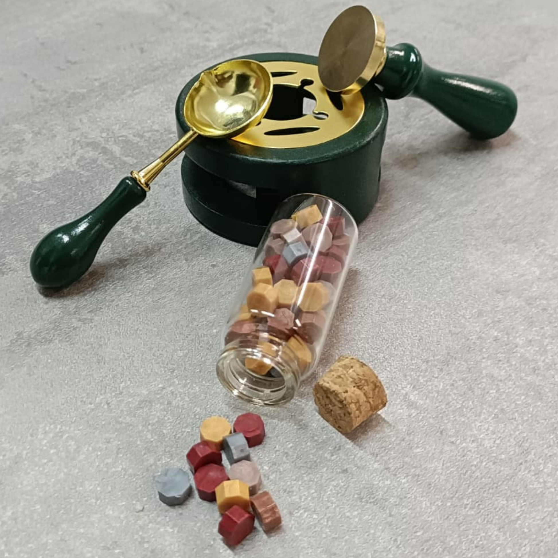set-per-sigillo-ceralacca-con-fondi-cera-incluso-verde